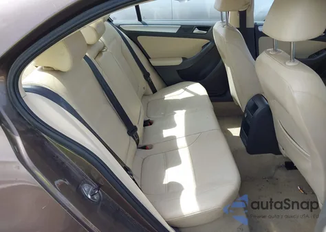 2014 Volkswagen Jetta 1.8T Se from USA, damaged, VIN 3VWD17AJ9EM220852